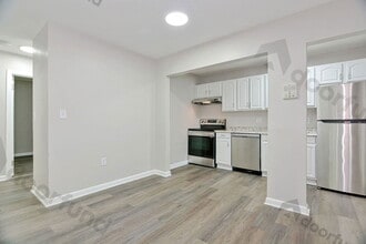 208 Columbus St in Fitchburg, MA - Building Photo - Building Photo