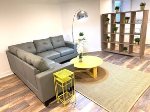 2428 Cambreleng Ave in Bronx, NY - Foto de edificio - Building Photo