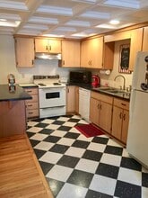 11 Overlook Ln N, Unit J in Chestertown, NY - Foto de edificio - Building Photo