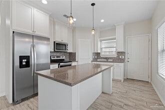 13 Whitewing Ave in Edinburg, TX - Building Photo - Building Photo