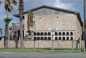 Pirates Crossing in Corpus Christi, TX - Building Photo - Building Photo