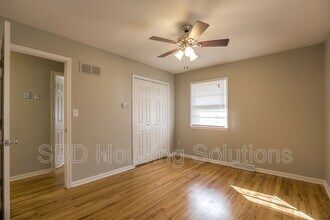 6720 E 134th St in Grandview, MO - Building Photo - Building Photo