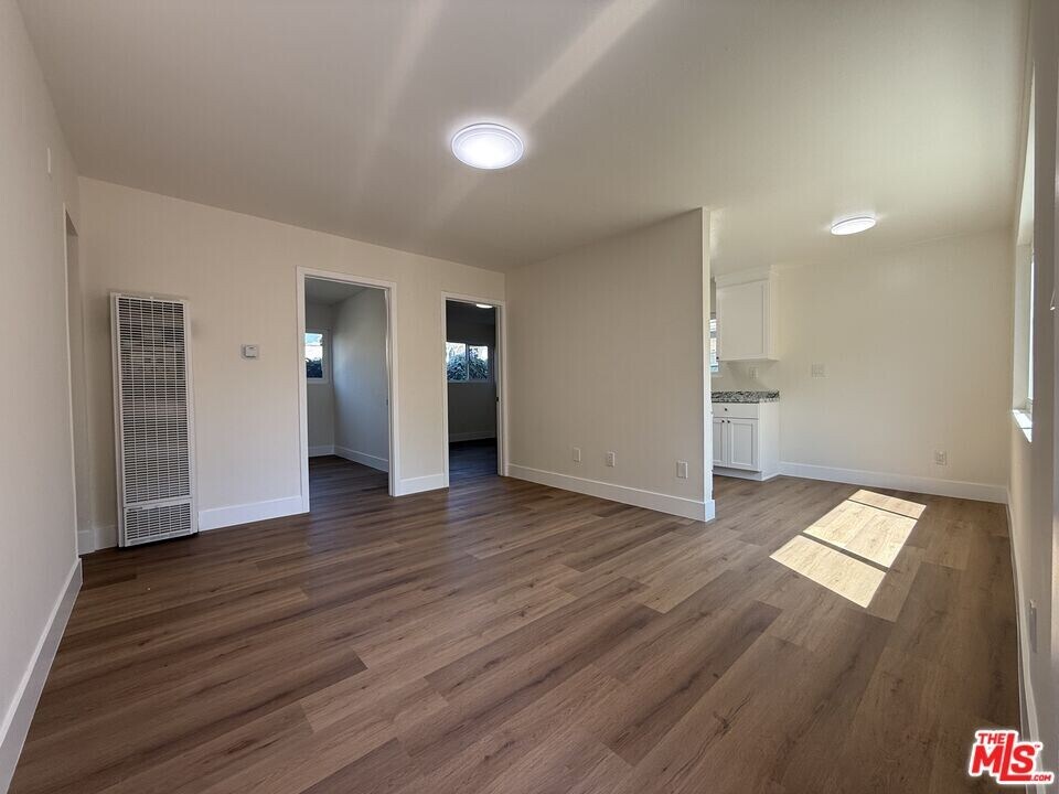 1716 Locust Ave in Long Beach, CA - Building Photo