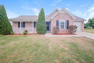 613 Zellwood Dr in La Vergne, TN - Building Photo