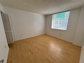 126 SW 17th Rd in Miami, FL - Building Photo - Building Photo