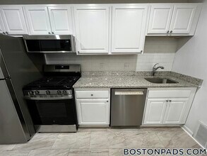20 Hubbard Ave, Unit 1 in Cambridge, MA - Building Photo - Building Photo