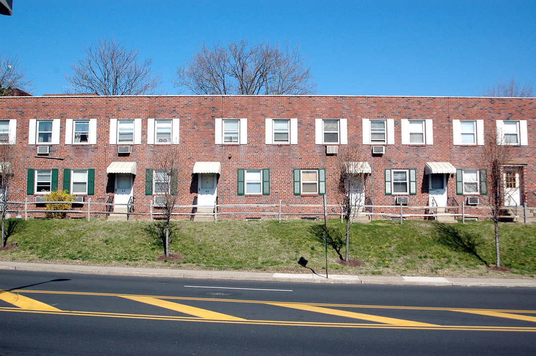 Marshall Gardens Apartments in Upper Darby, PA - Foto de edificio