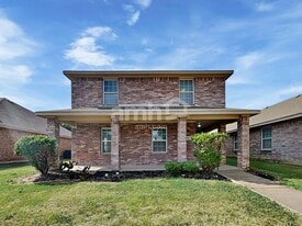 587 Lentisco Dr in Lancaster, TX - Building Photo