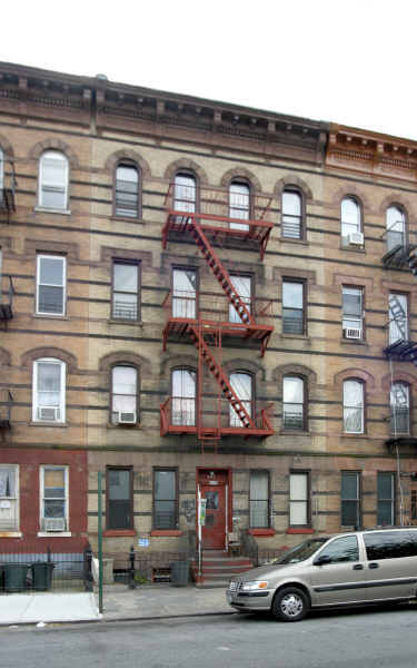 462 Pulaski St in Brooklyn, NY - Foto de edificio