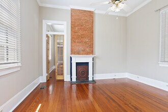124 Lafayette St in Gretna, LA - Foto de edificio - Building Photo