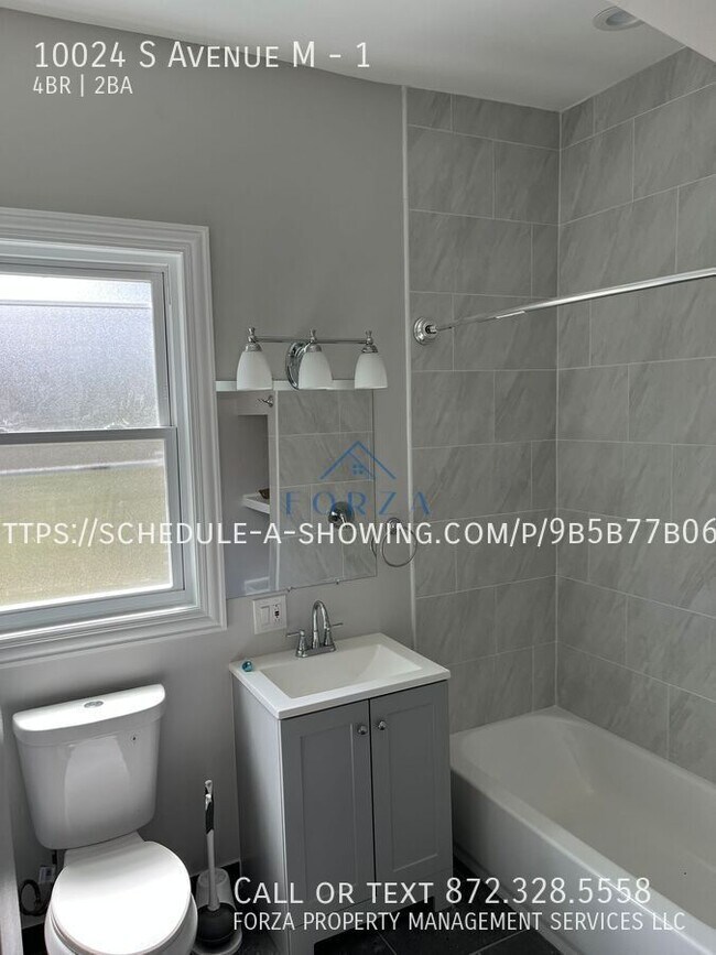 10024 S Ave M in Chicago, IL - Building Photo - Building Photo