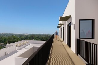 Woodlake Apartments in Woodland Hills, CA - Building Photo - Building Photo