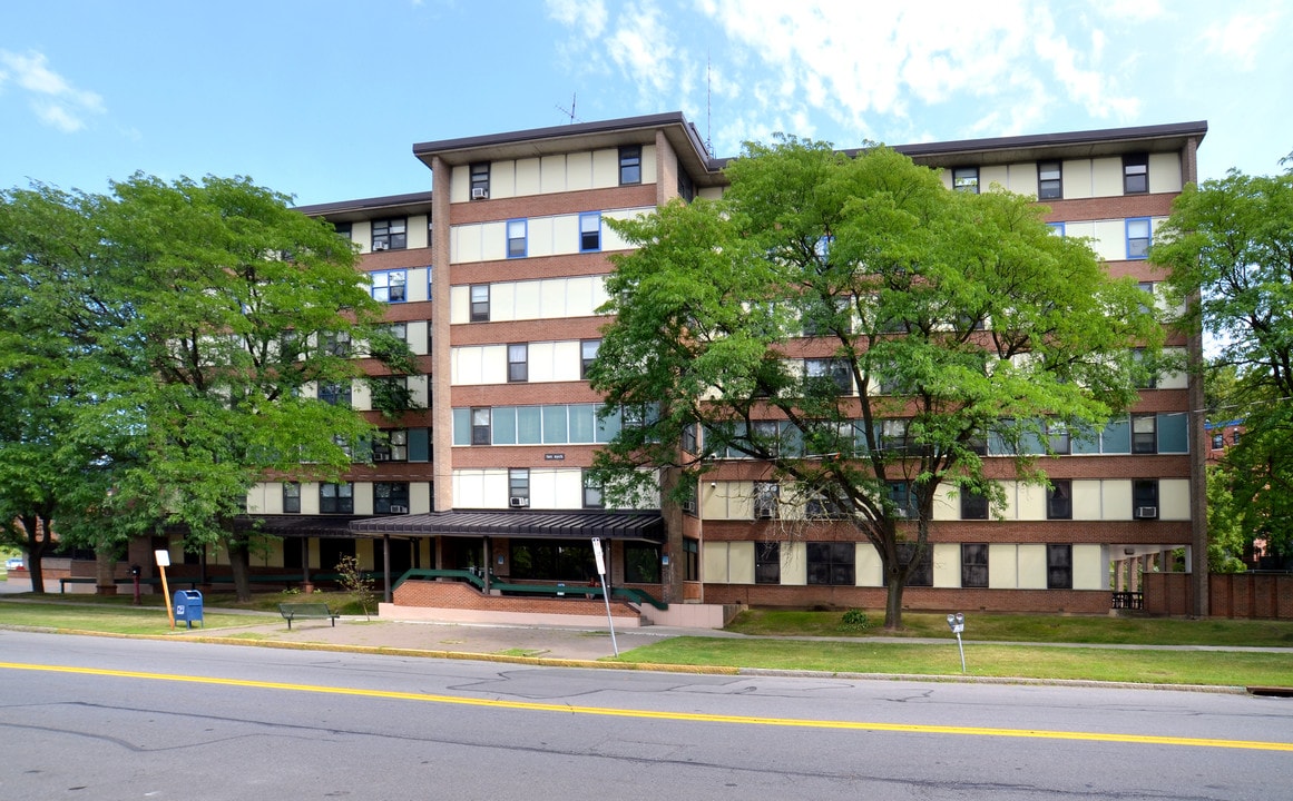 Ten Eyck Apartments in Schenectady, NY - Building Photo