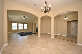 219 N Wimberly Way in Conroe, TX - Building Photo - Building Photo