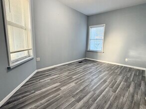 2151 N Kenneth Ave, Unit 1 in Chicago, IL - Building Photo - Building Photo