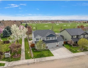 2801 W Lost Rapids Dr in Meridian, ID - Building Photo - Building Photo