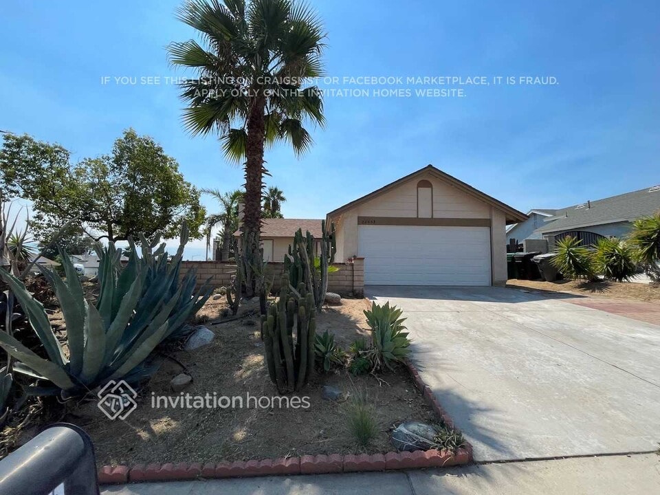 22653 Radnor Ln in Moreno Valley, CA - Building Photo
