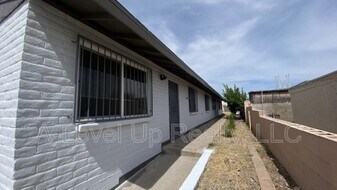 1027 S Santa Rita Ave in Tucson, AZ - Building Photo