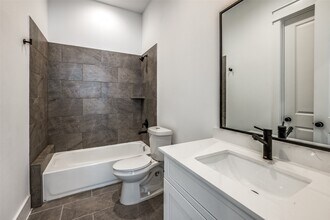 948 Fisher St in Houston, TX - Building Photo - Building Photo