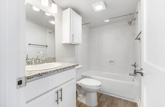 Artwalk Bucktown in Metairie, LA - Building Photo - Building Photo