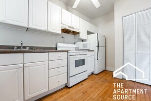 1947 W Winnemac Ave, Unit 3 in Chicago, IL - Building Photo