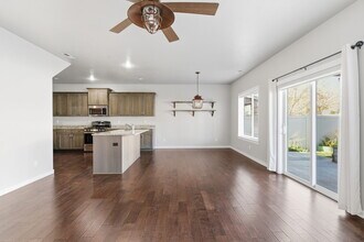 9138 W Tillamook Dr in Boise, ID - Building Photo - Building Photo