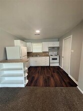 1300 S Madison St in Kaufman, TX - Building Photo - Building Photo