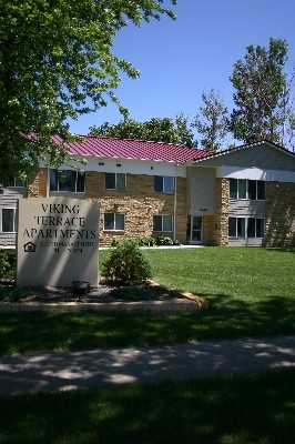 Viking Terrace Apartments in Worthington, MN - Building Photo