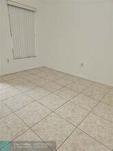 139 Riverwalk Cir in Sunrise, FL - Foto de edificio - Building Photo