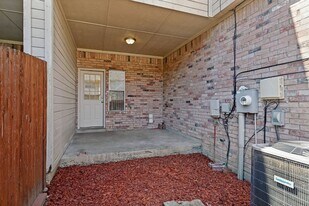 1519 Barbara Dr in Lewisville, TX - Building Photo