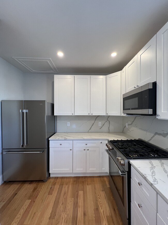 75 Winchester St, Unit 75 Winchester St in Medford, MA - Building Photo - Building Photo