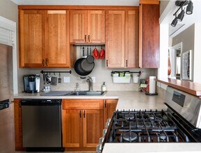 4404 SE 63rd Ave in Portland, OR - Building Photo - Building Photo