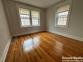 1450 Commonwealth Ave, Unit #25 in Boston, MA - Foto de edificio - Building Photo