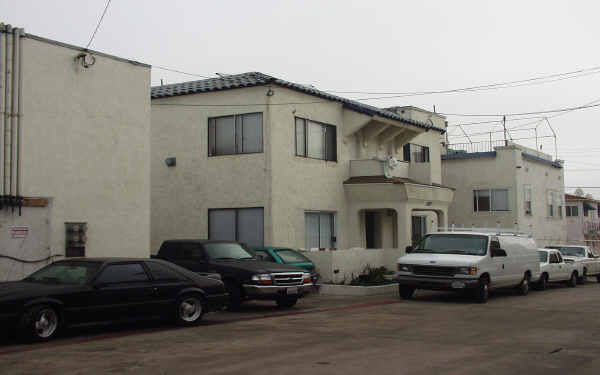 712-718 Santa Rita Pl