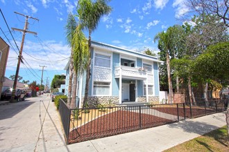 The Walnut Apartments in Long Beach, CA - Building Photo - Building Photo