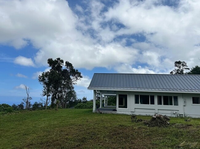 73-4583 Kukuki St, Unit 1 Bd 1 Br - Makai Side in Kailua Kona, HI - Building Photo - Building Photo