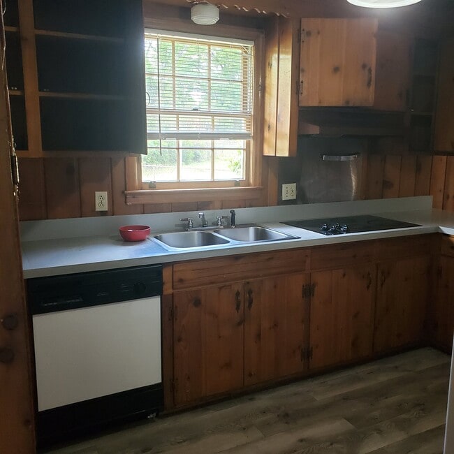 301 W Lakeside Ave in Columbia, SC - Building Photo - Building Photo