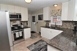 3247 Grimes Ave N in Robbinsdale, MN - Building Photo