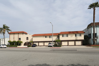 La Casa De Seville in Oxnard, CA - Building Photo - Building Photo