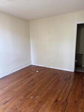 8 Ross Ave in Bay Shore, NY - Building Photo - Building Photo
