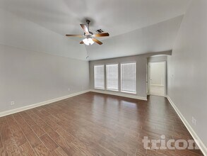 1643 Hillside Dr in Waxahachie, TX - Building Photo - Building Photo