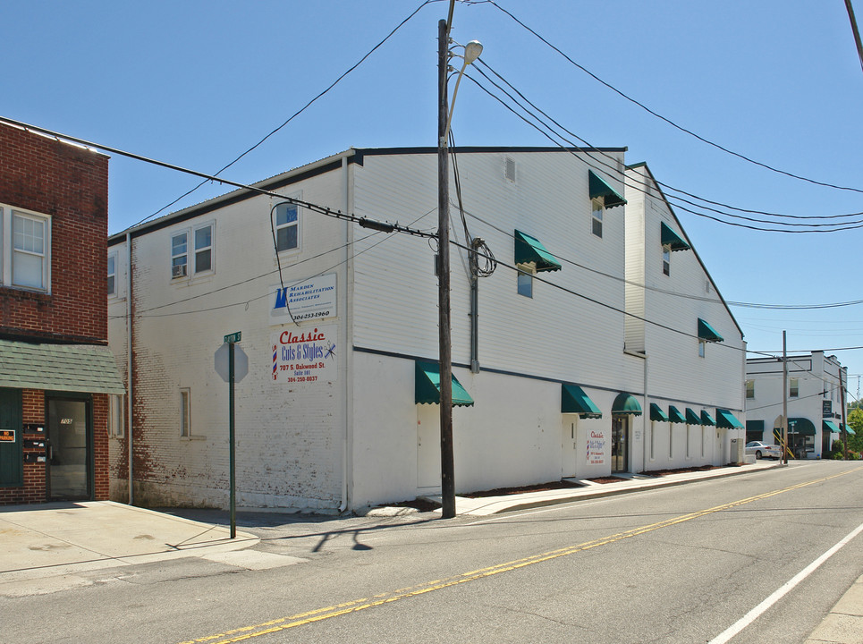 707 S Oakwood Ave in Beckley, WV - Foto de edificio