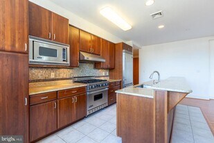 23 S 23rd St in Philadelphia, PA - Building Photo