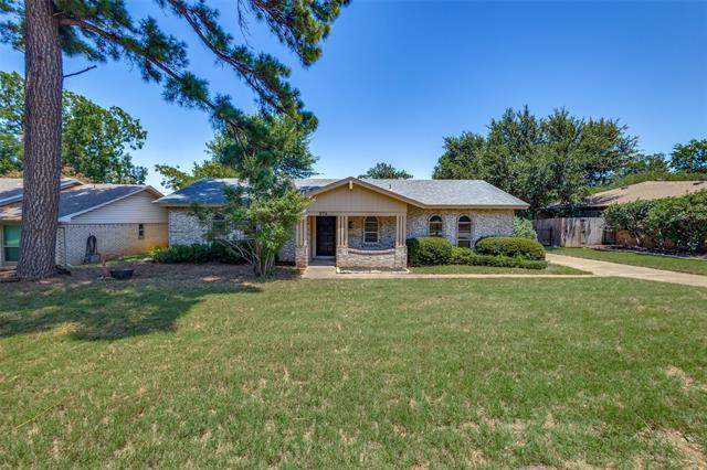974 Harber Ave in Grapevine, TX - Building Photo