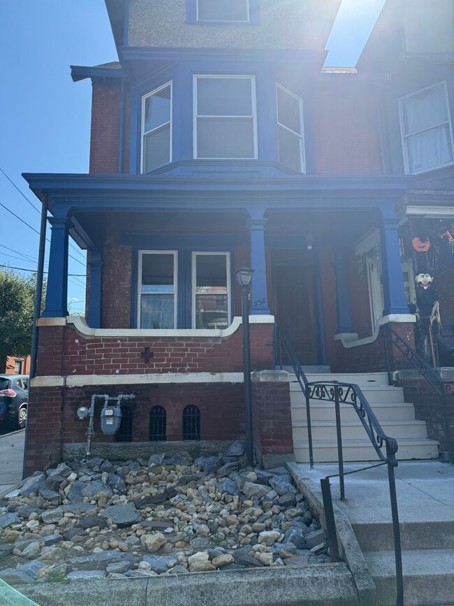property at 538 W Orange St