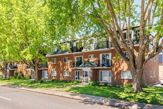 115 Sicard Rue in Ste-Thérèse, QC - Building Photo - Building Photo