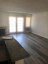 11211 Greenlawn Ave, Unit 306 in Los Angeles, CA - Building Photo - Building Photo