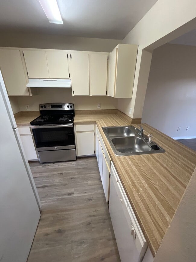 1430 Highland Ridge Cir in Brandon, FL - Building Photo - Building Photo