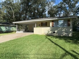 3158 Peterson Dr in Jackson, MS - Building Photo