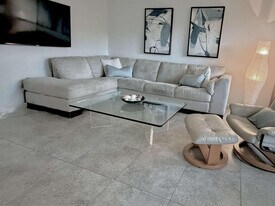 433 Durham O in Deerfield Beach, FL - Building Photo